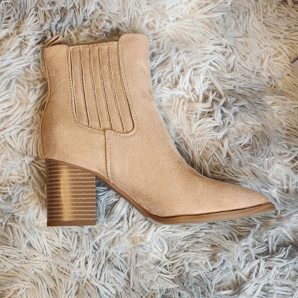 Dream Pairs Beige Heeled Ankle Boots